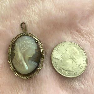 Cameo pendant and broch